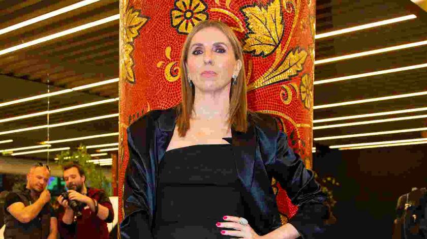 "Словно 20 лет": Бондарчук в крошечном бикини показала прелести