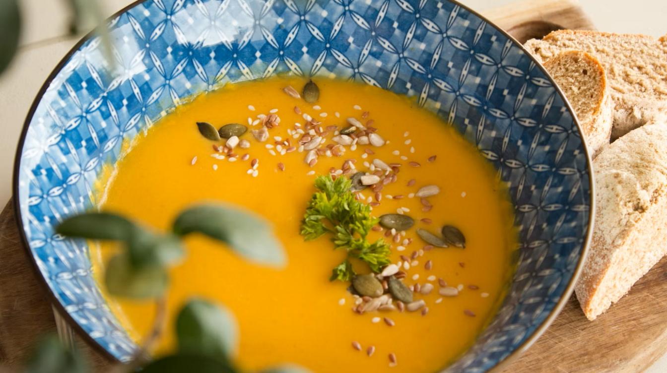 Снизит давление и почистит организм: раскрыт рецепт полезного крем-супа
