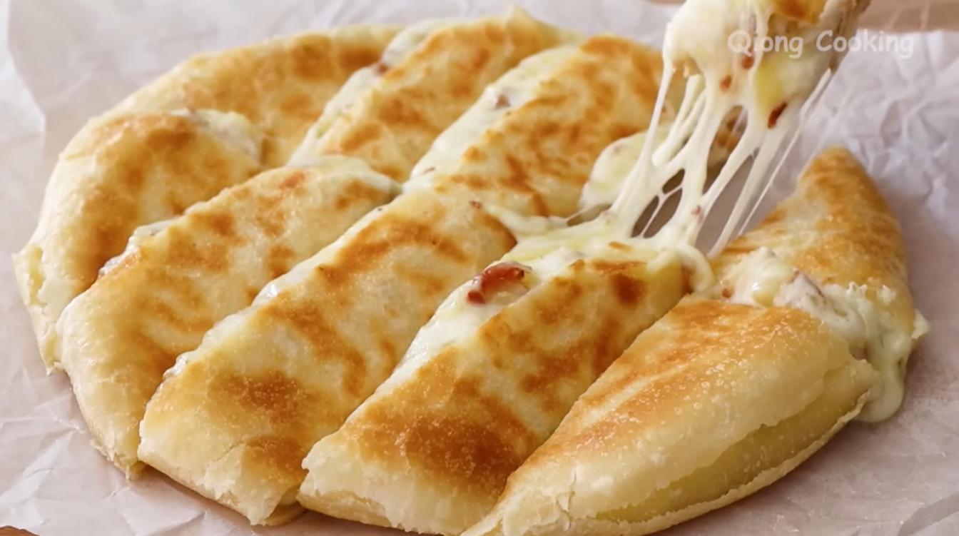 Готовим всегда: вкуснейший картофельный хлеб с сыром без духовки и дрожжей