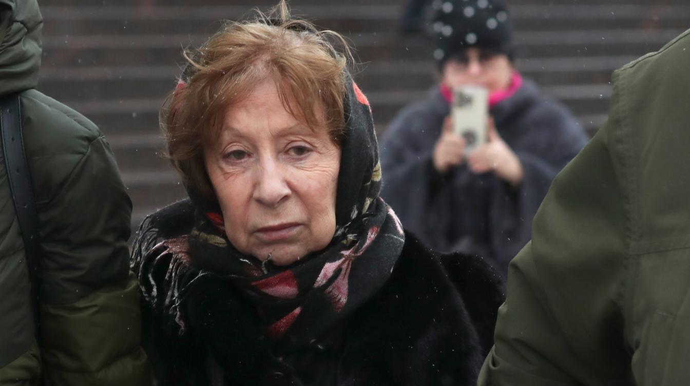 Ахеджакова попала в черный список: что грозит скандалистке 
